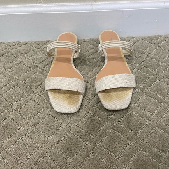 Halston Heritage cream slip on sandals size 8 - Picture 3 of 12